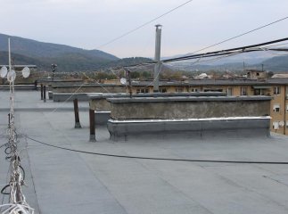 У Мукачеві ремонтують дахи багатоповерхівок