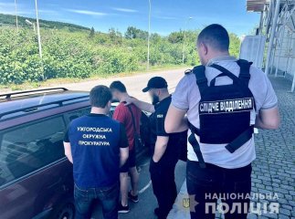 Судитимуть експосадовця, який підробляв документи для виїзду чоловіків за кордон