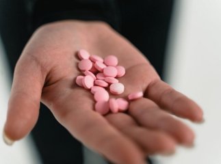 В Україні заборонили продаж деяких медичних препаратів: список ліків