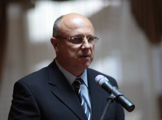 Федір Ващук склав із себе повноваження ректора УжНУ та оголосив про дострокові вибори керівника вишу Федір Ващук склав із себе повноваження ректора УжНУ та оголосив про дострокові вибори керівника вишу