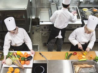 Кафе й ресторани в Україні зіткнулися з серйозною проблемою