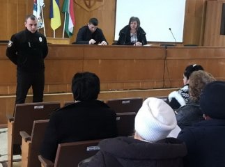 Якщо дитина впродовж 10 днів не з’являється у школі, то до батьків навідається поліція