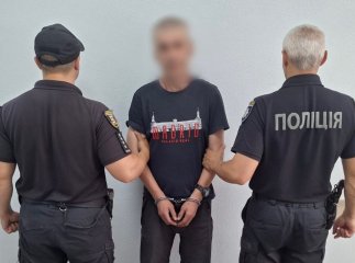 Чоловік з ножем напав на колишню дружину: жінку поранено