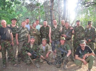 Тячівські волонтери доставили на фронт транспорт та допомогу