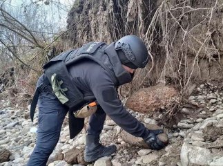 Піротехніки знищили дві старі авіабомби, знайдені біля річки Піротехніки знищили дві старі авіабомби, знайдені біля річки