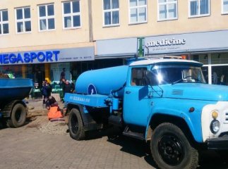 На площі Театральній в Ужгороді проводяться ремонтні роботи