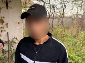 Затримано чоловіка, який увірвався у будинок і встиг поцупити цінні речі