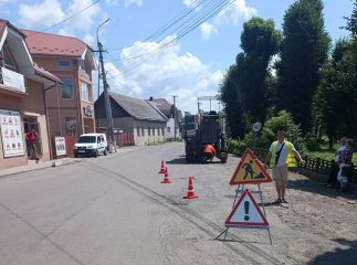 На Закарпатті почали ремонтувати одну з проблемних доріг області