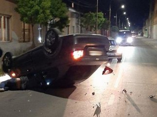 В Ужгороді авто перекинулось на дах