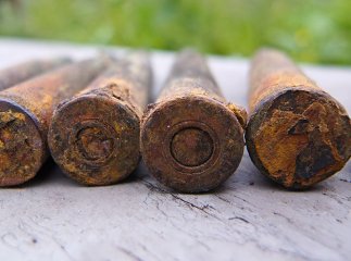 Хлопець потрапив у лікарню через знайдений ним у полі ржавий патрон часів війни