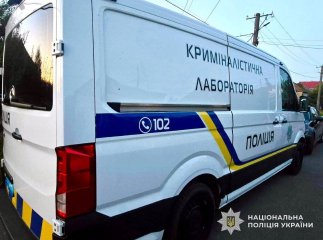 Чоловік у калюжі крові: на Берегівщині сталася непоправна трагедія
