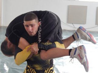 Чемпіон України зі змішаних єдиноборств навчає співробітників Служби судової охорони