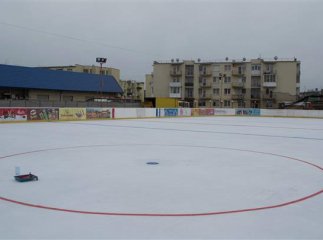 Ковзанка в Ужгороді до старту сезону практично готова