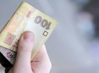 Прикордонники оприлюднили відео, на якому пенсіонерка "всовувала" хабар у розмірі 400 гривень