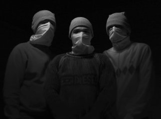 Троє хлопців у масках затіяли пограбування будинку, але були затримані пильними сусідами