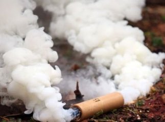Вночі у двір мукачівського адвоката кинули димову шашку