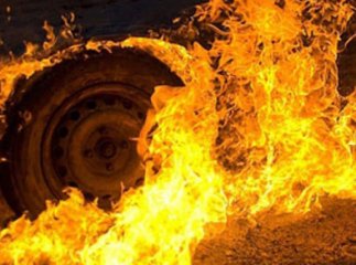 У Виноградові згоріло стареньке авто