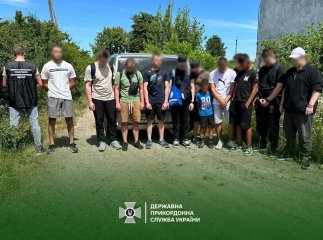 У кущах сиділи неповнолітні хлопці: прикордонники розповіли про випадок, який стався на Закарпатті