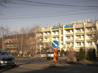 "Рудимент радянського минулого": жителі Берегова незадоволені станом спортбази "Закарпаття"