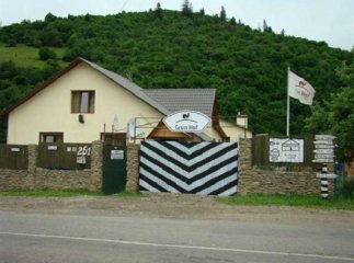 20 чоловік в бункері на Закарпатті все ще чекають сьогоднішнього кінця світу