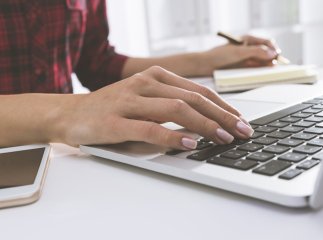 Українці можуть отримати допомогу