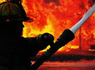 На Міжгірщині вогнеборці загасили пожежу у надвірній споруді