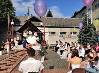 У Мукачеві вручили атестати випускникам