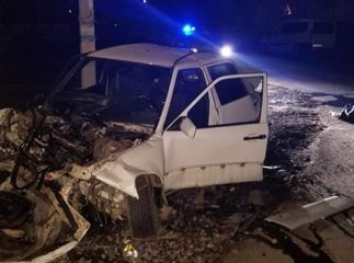 Молоді хлопці вночі потрапили в страшну аварію. Один із них загинув