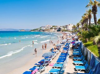 Куди поїхати до моря влітку 2024: варіанти з цінами