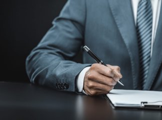 Чи потрібно чоловікам йти у військкомат брати довідку, щоб зареєструвати куплене авто