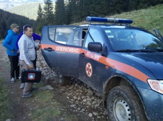 Молоду дівчину з Києва, яка відпочивала на Закарпатті, довелося рятувати