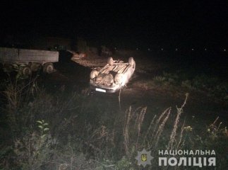 П’яний водій перекинув свій автомобіль. Постраждали його дружина та двоє маленьких дітей