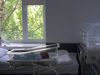 Немовля, яке покинули в пологовому у Мукачеві, всиновить родина