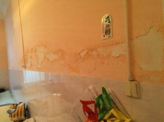 У Мукачеві у відділенні дитячої онкології валиться стеля (ФОТО)