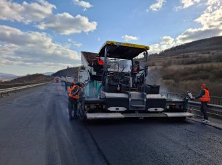 Підраховано, яку площу пошкодженого покриття на дорогах Закарпаття вже відремонтовано