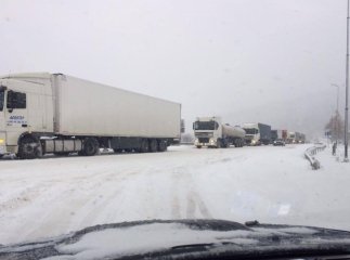 На трасі "Київ-Чоп" у межах Закарпаття тимчасово обмежено рух для великовагових автомобілів