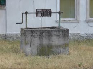 У Ракошині жінка покінчила життя самогубством стрибнувши у колодязь (ФОТО 18+)