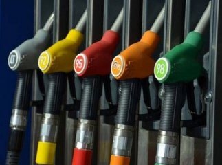 Угорщина продаватиме бензин іноземцям дорожче: причини