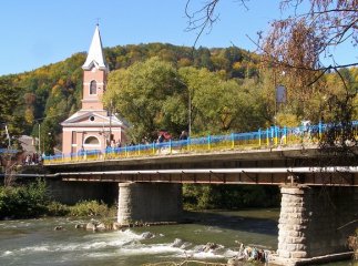 У Рахові 62-річна жінка впала у річку Тиса
