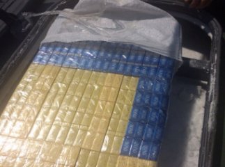 У вагоні з аміаком службова собака чопських прикордонників винюхала контрабандні цигарки