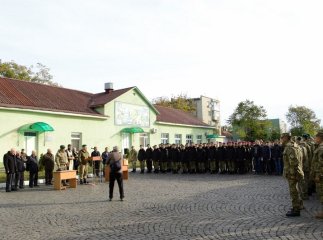 Напередодні Дня захисника України мукачівські прикордонники зустрілись із молоддю