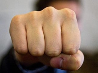 У Мукачеві нетверезі сусіди влаштували бійку