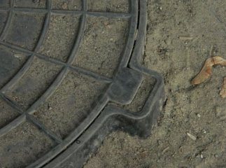 Ужгородських водіїв просять не паркуватись біля пожежних гідрантів (ФОТО)