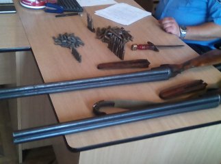 Двоє жителів Перечинщини здали поліцейським газові пістолети