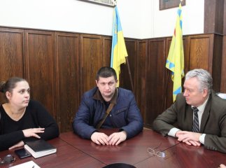 Над сайтом Мукачівської міської ради працює одна людина