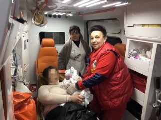 Ще одна закарпатка народила у «швидкій». Це вже четверті такі пологи за тиждень
