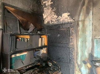 В Ужгороді горіла квартира. Пожежники врятували 96-річного власника оселі