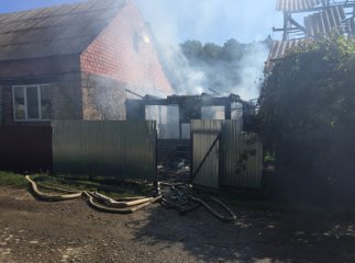 Рятувальники оприлюднили деталі пожежі на Хустщині, внаслідок якої отруїлась молода дівчина