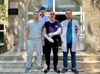 Закарпатські хірурги врятували руку захиснику України