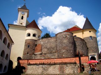 Замок «Паланок» зняли в оренду на весілля сина Рябича?